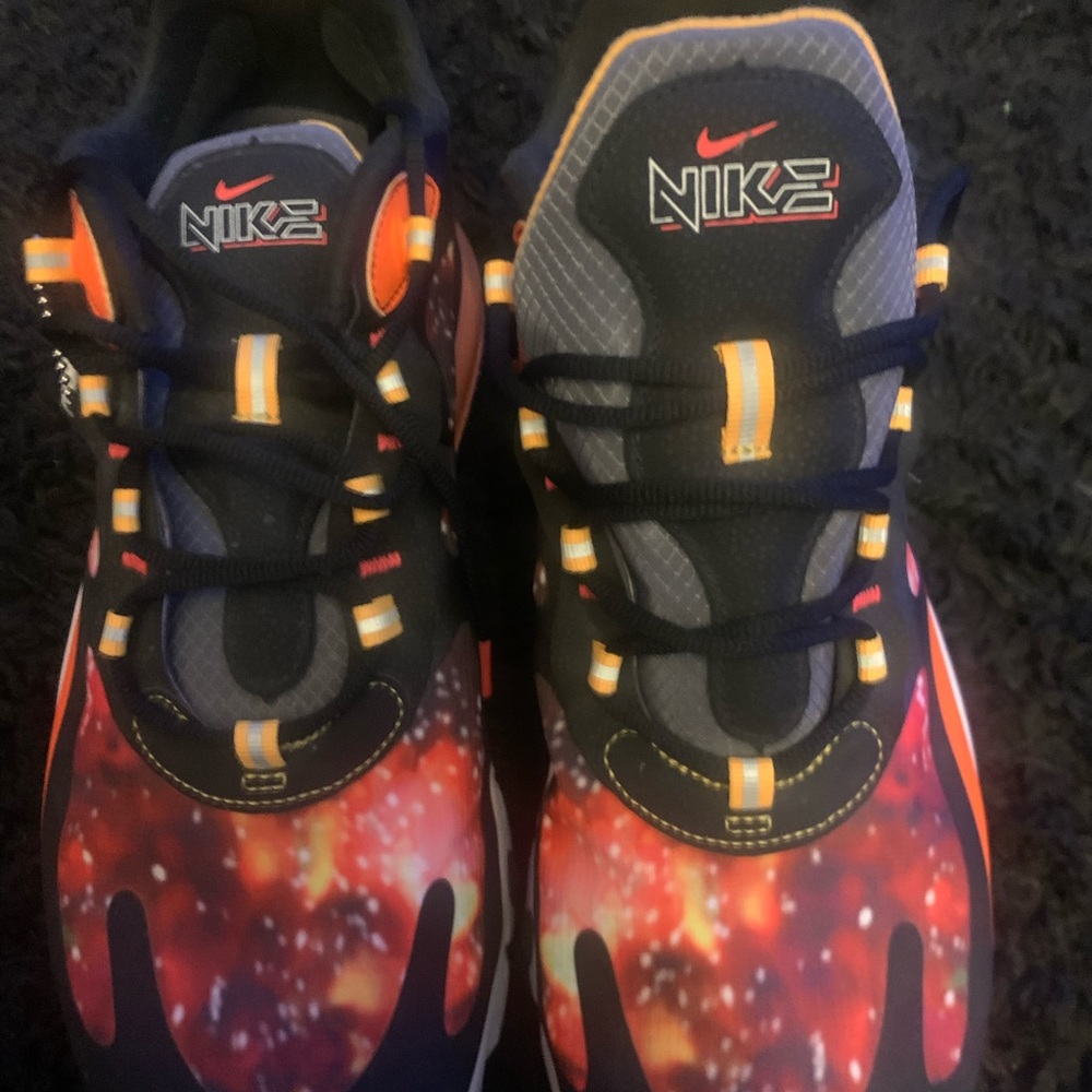 New never worn,fits good,quality is amazing,looks amazing